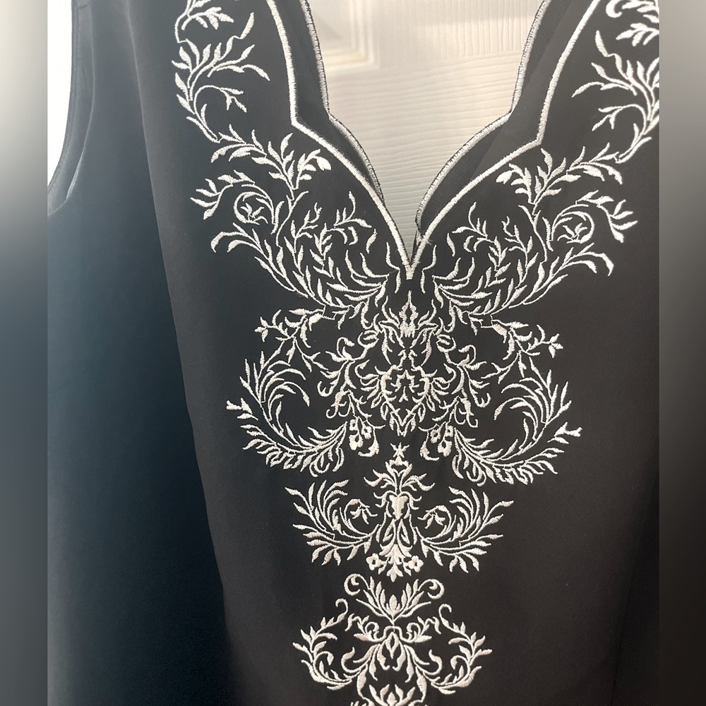 Maggy London sleeveless dress - Picture 2 of 6